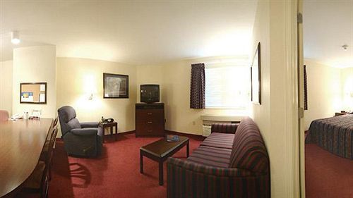 Sonesta Simply Denver West Federal Center Hotel 2*