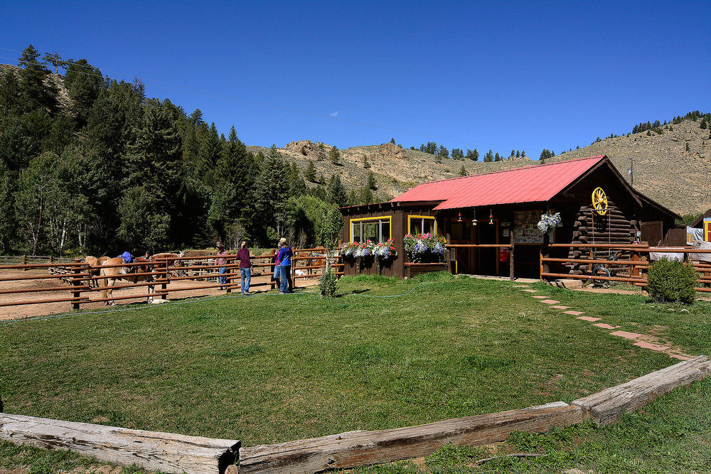 Harmel's Ranch 2* Almont