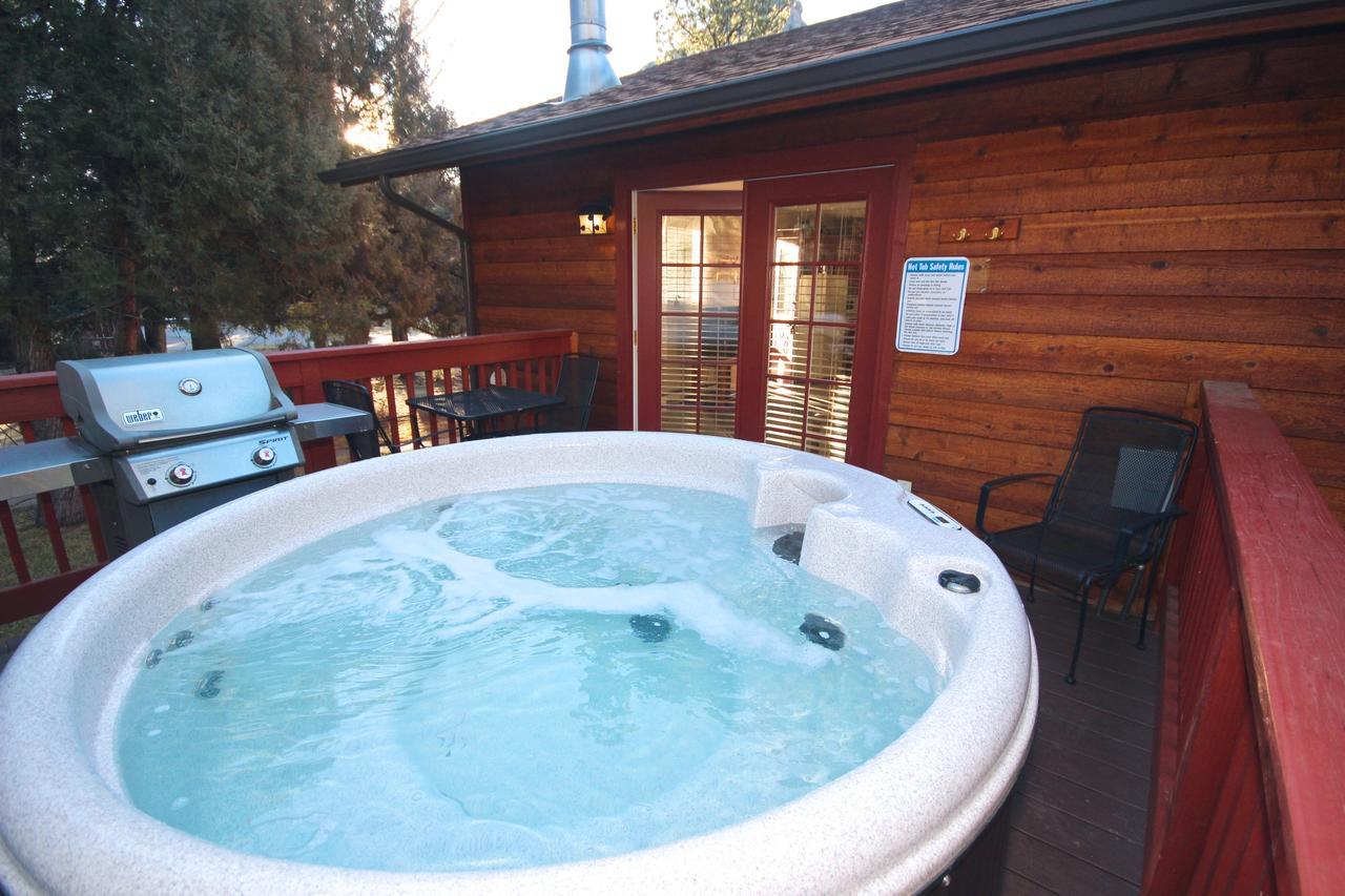 Hotel Streamside On Fall River