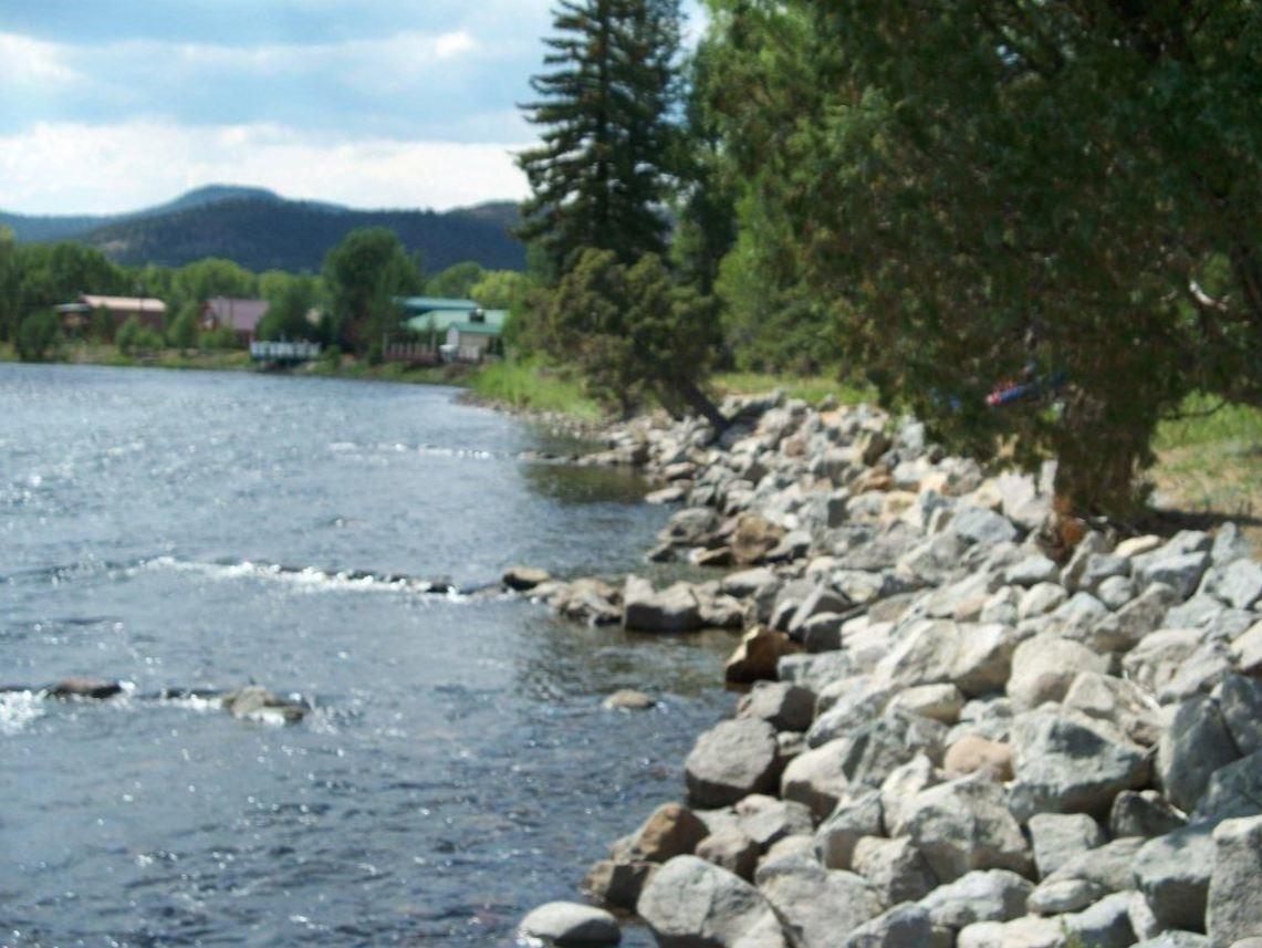 Riverside Meadows Lodge