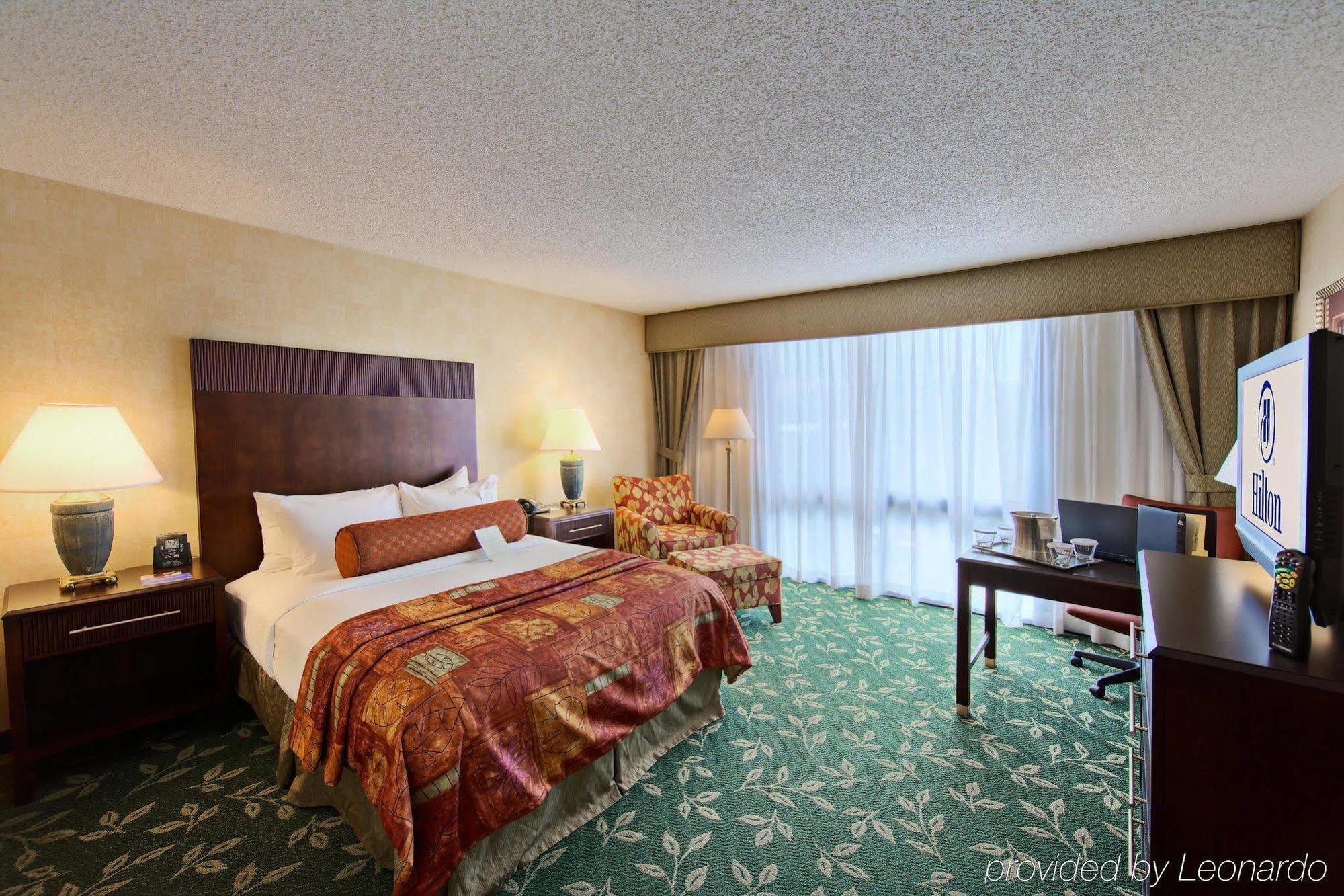 Hilton Collins 3*