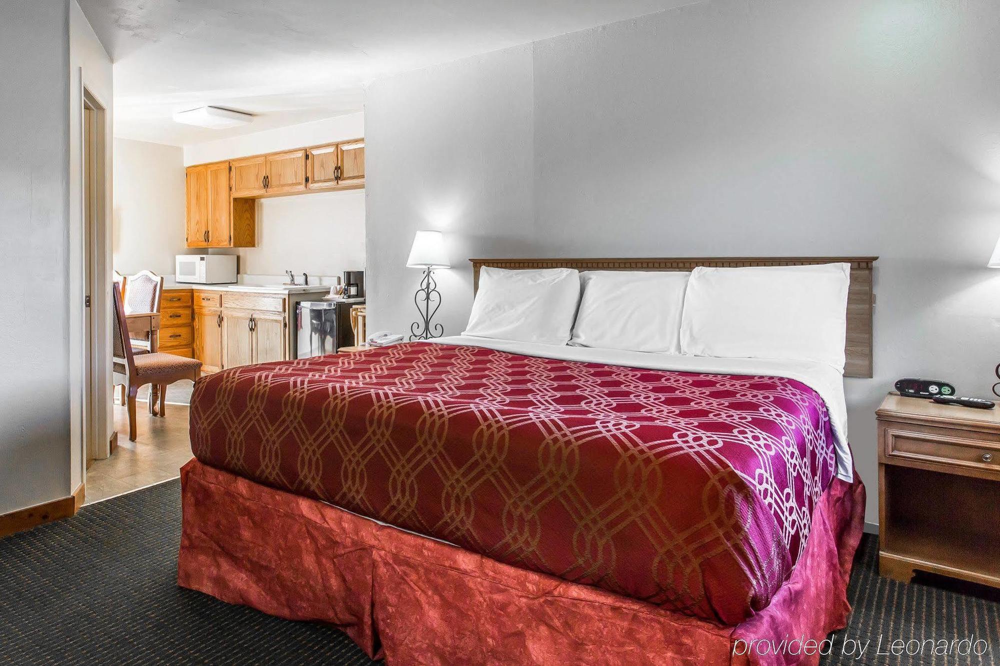 Econo & Hotel