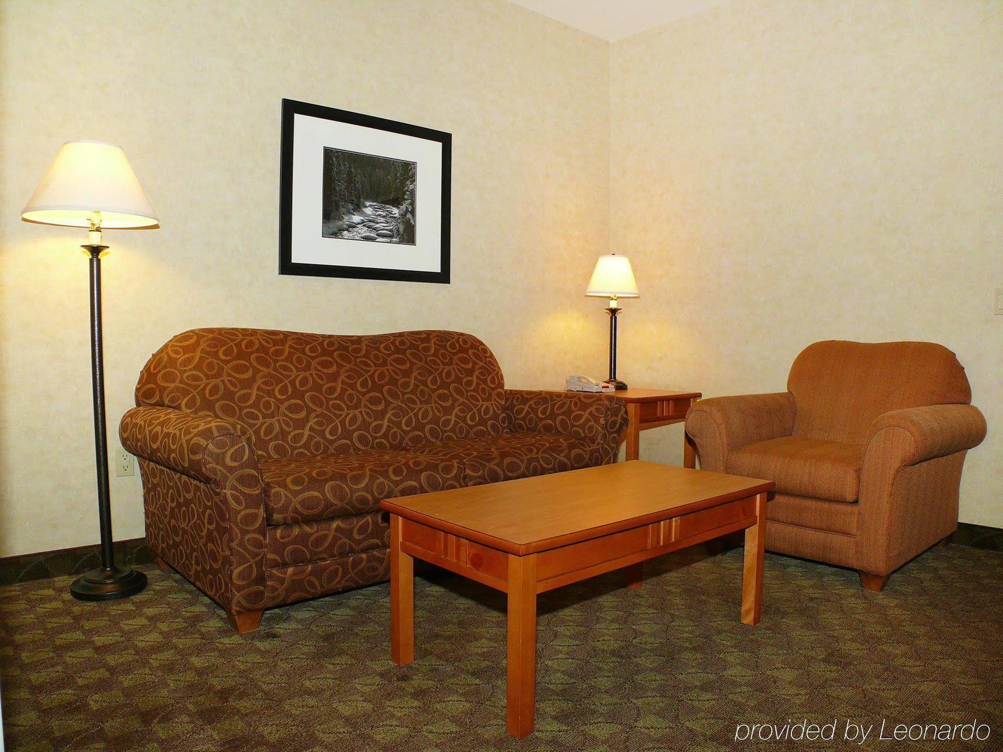Hampton & Hotel 3*