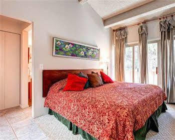 The Lift #210 - Lots Of - Pool And Hot Tub Access Holiday home Breckenridge