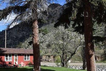 Inn Stoney River 2*