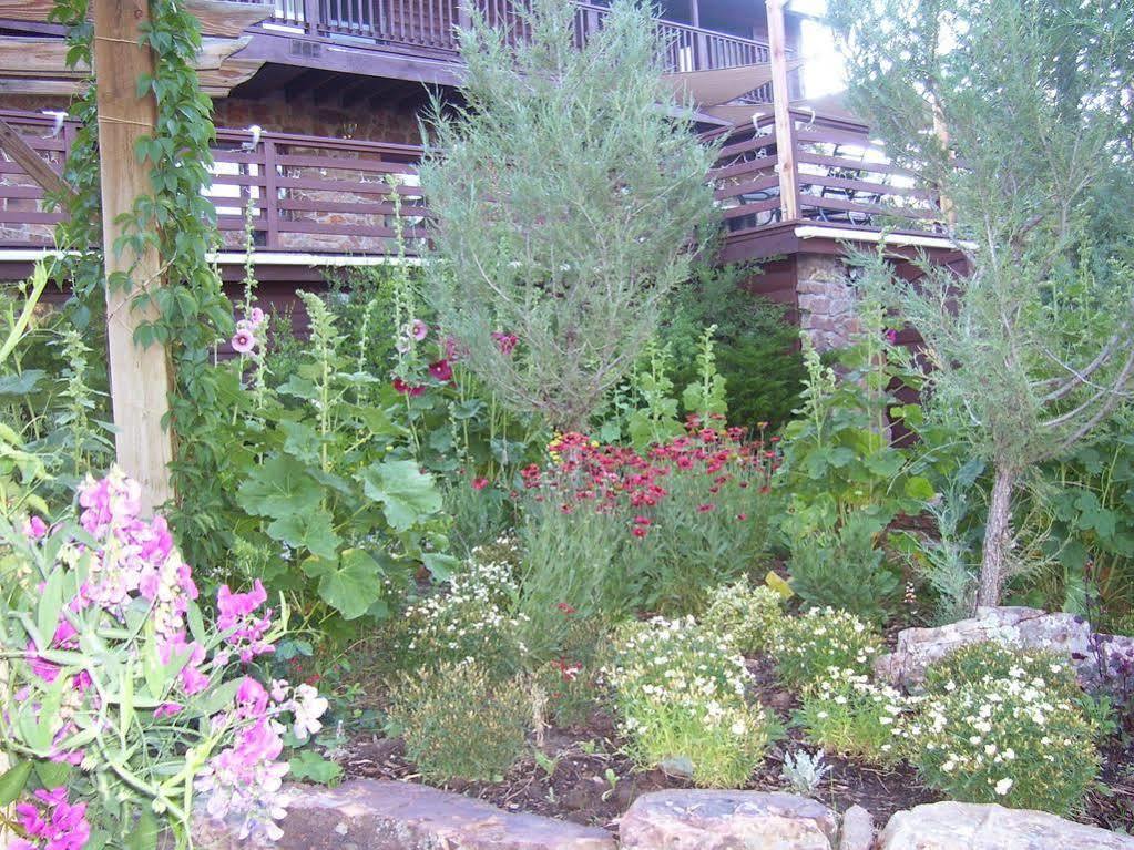 Canyon Crest Hotel