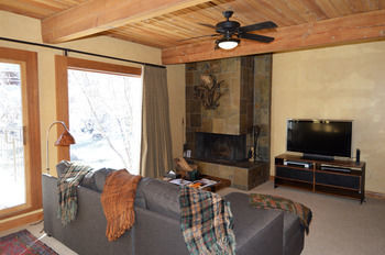 Chateau Eau Claire & Roaring Fork By Frias Aspen