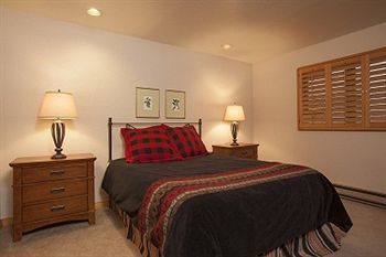 Hotel Cascade Village By Purgatory 2*