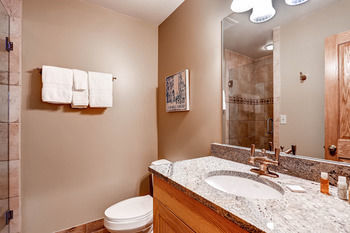 Hotel Highlands Area By East West Hospitality 4*
