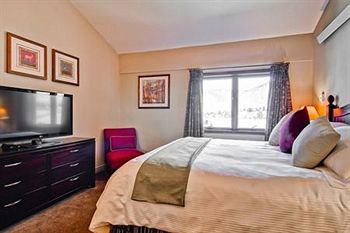 Falcon Point Aparthotel