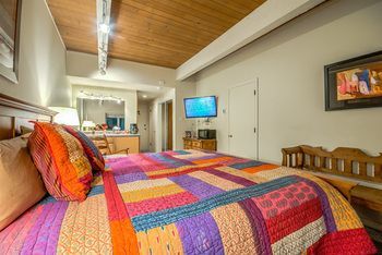 Hotel The West By Retreatia