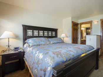 Hotel Bronze Tree By Mountain 4*