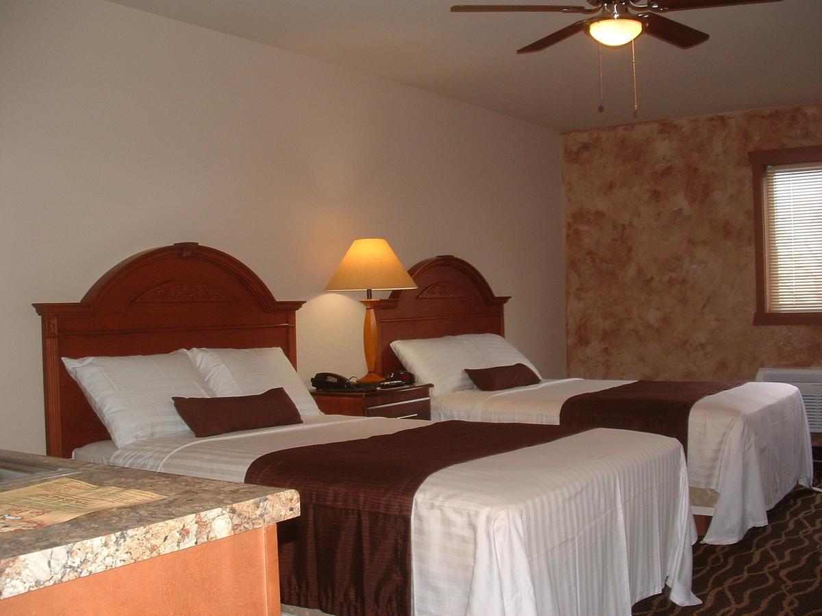 The Sunset Motel Alamosa