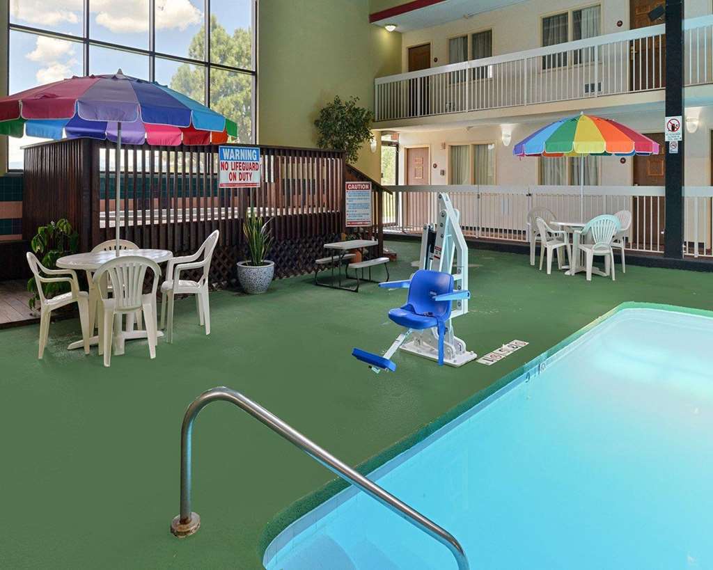 Quality Inn 2*