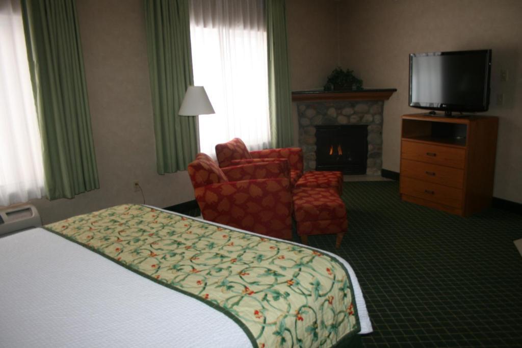 Fairfield & By Marriott