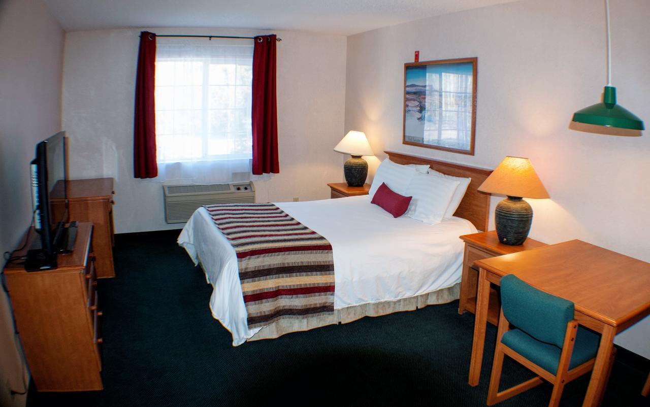 3 Peaks Hotel 2*