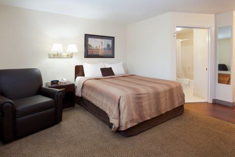 Sonesta Simply Denver West Federal Center Hotel Lakewood