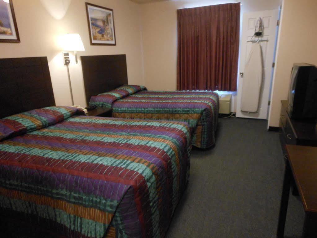 Suburban Denver North Hotel