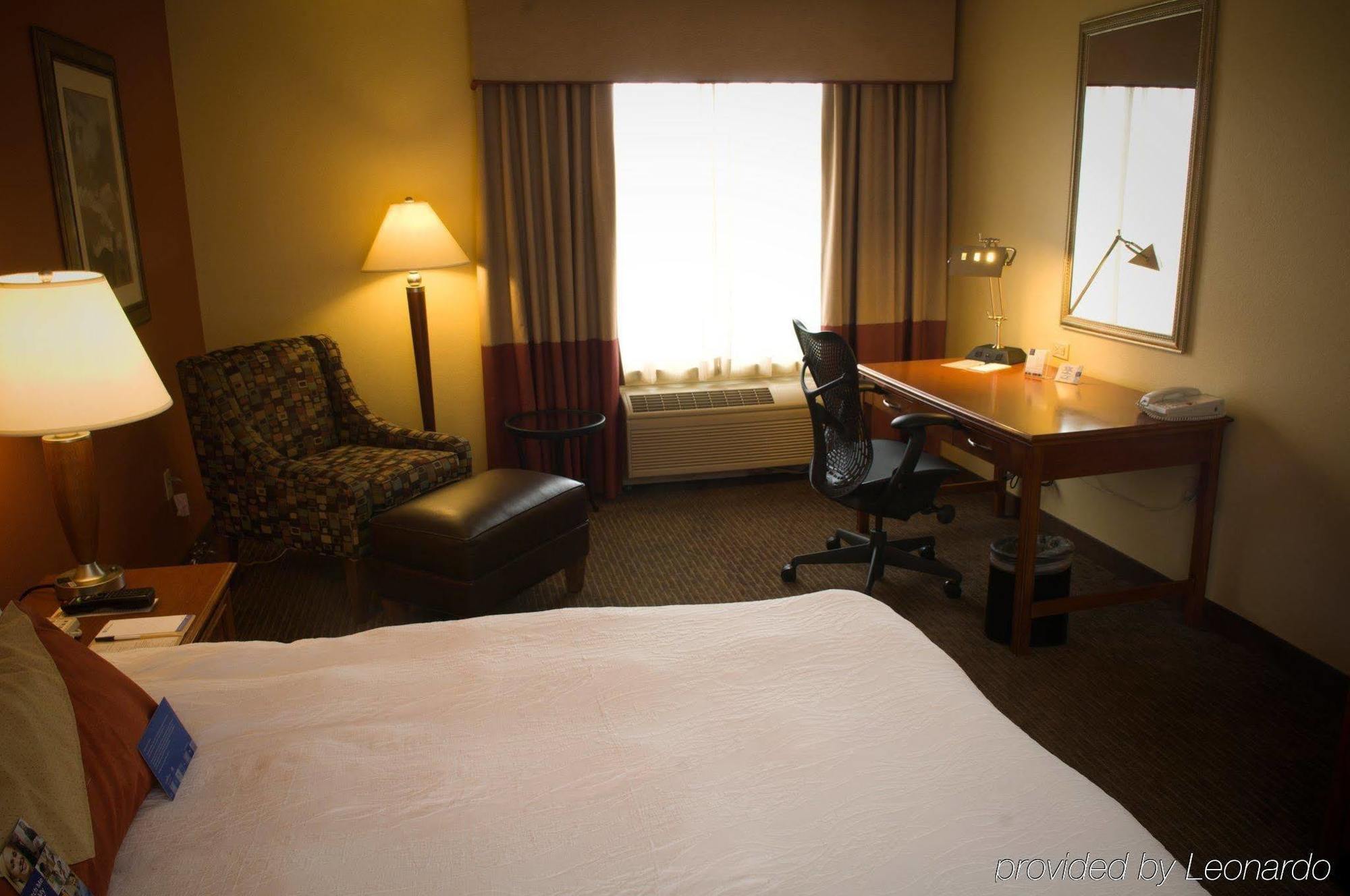 Hilton Garden North 3*