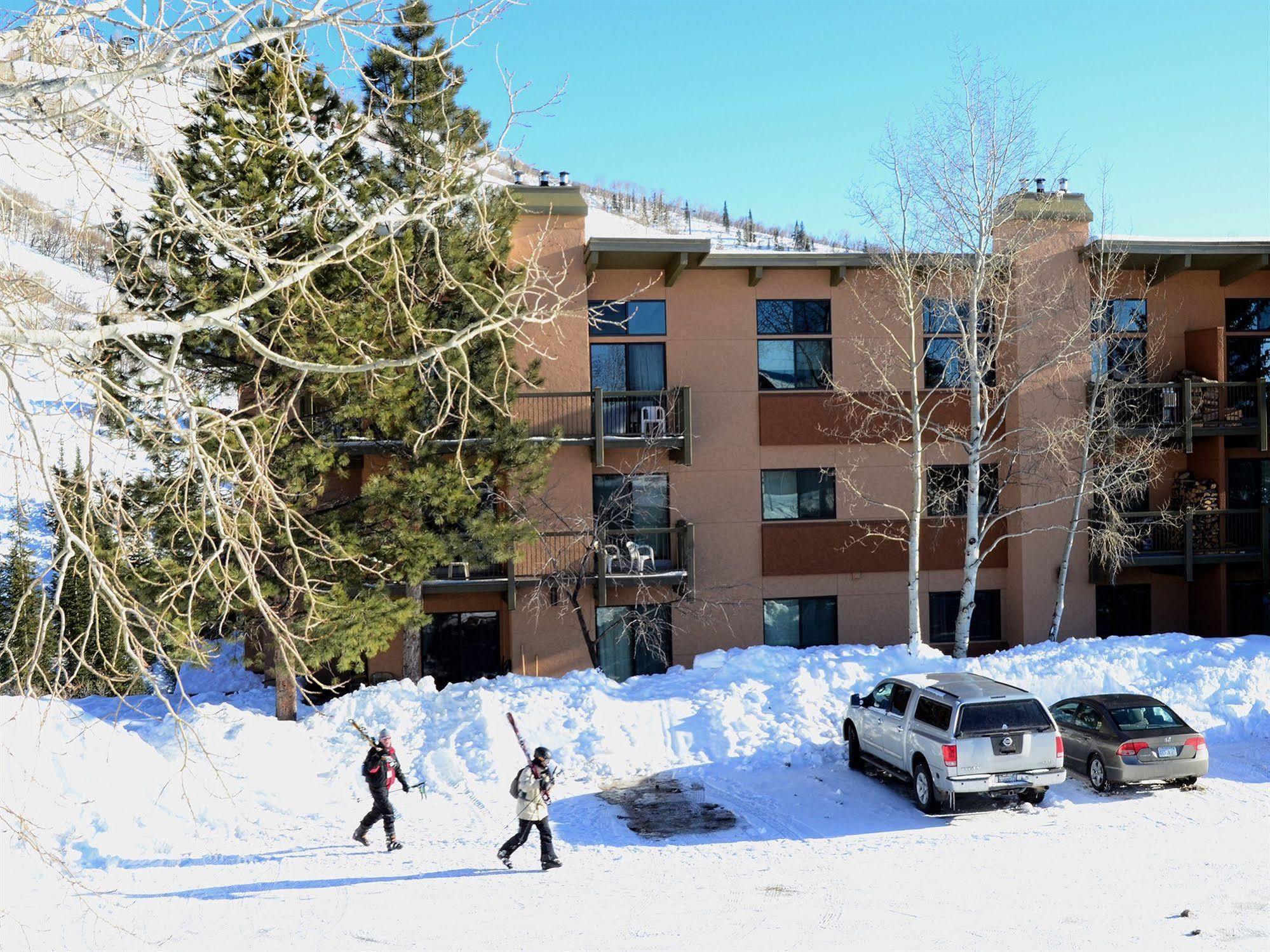Aparthotel Storm Meadows Club 3*
