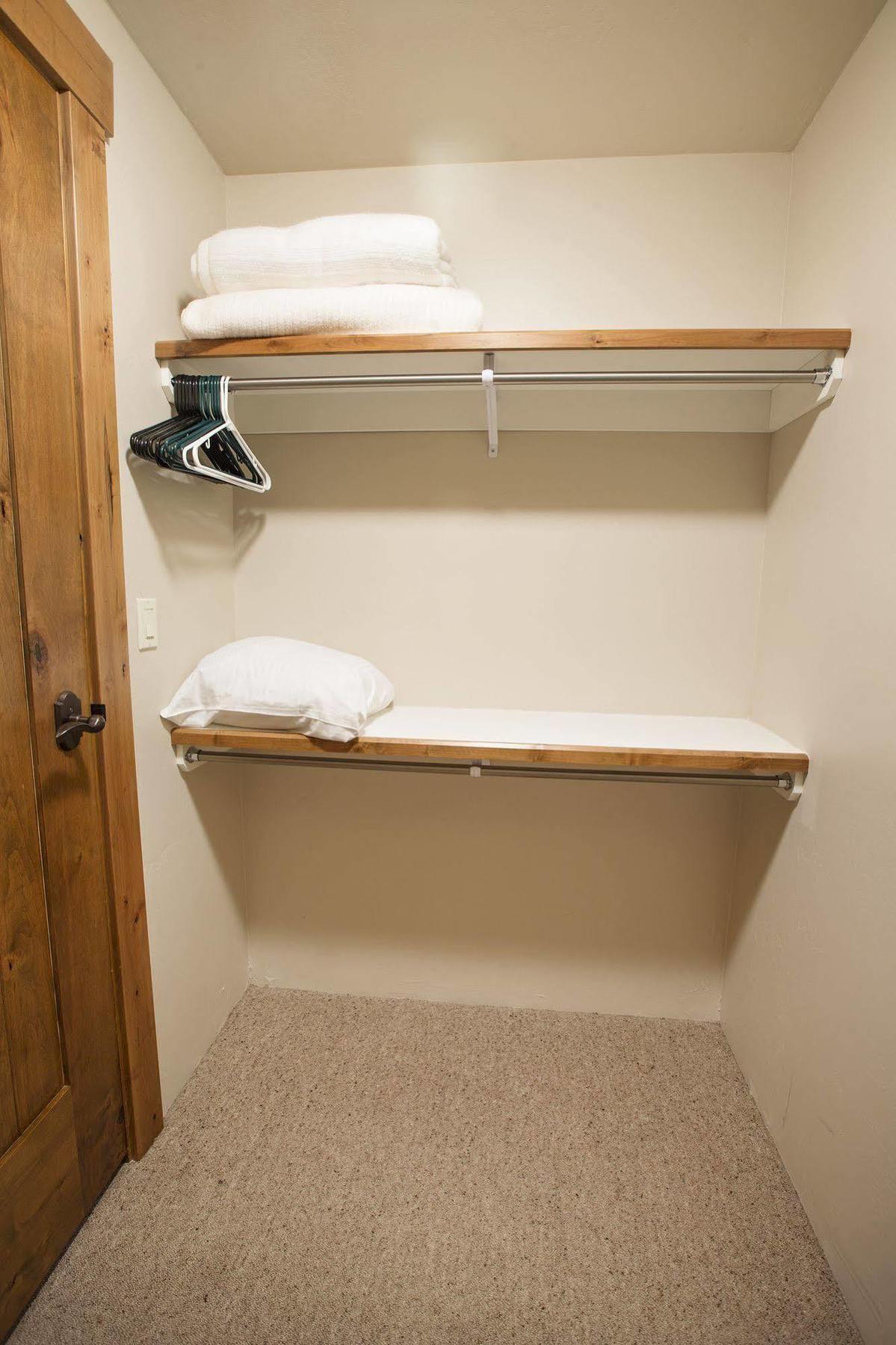 Westwall Lodge *