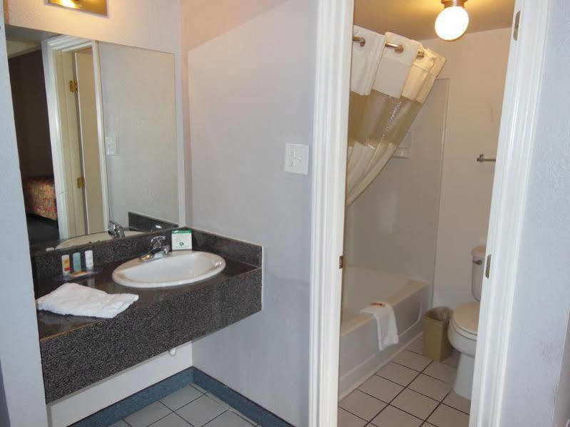 Days By Wyndham Downtown Motel 2*