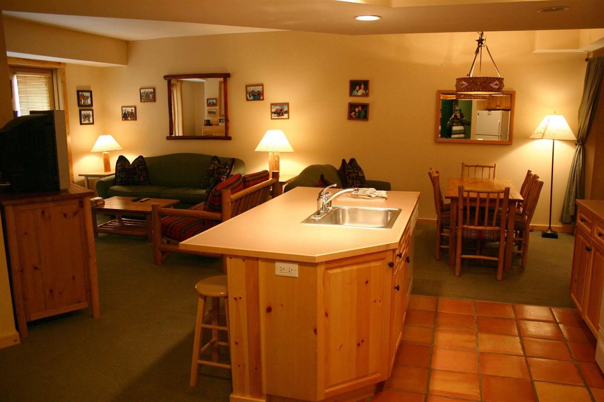 Aparthotel New Village By Copper Vacations