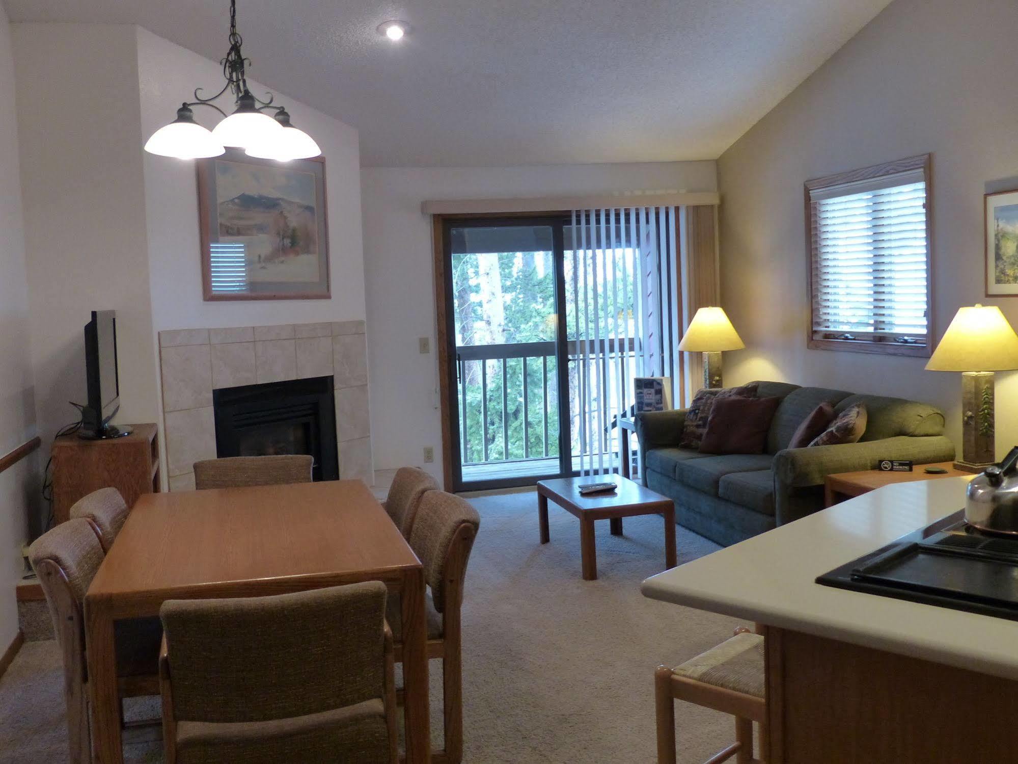 Indian Peaks Hotel 3*