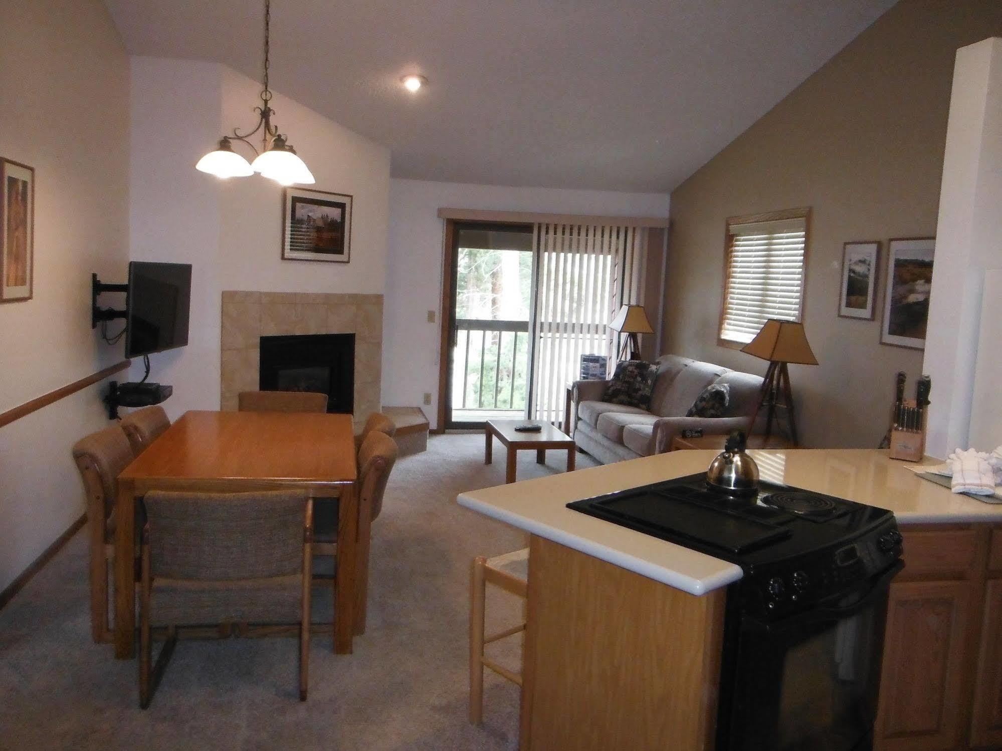 Indian Peaks Hotel 3*