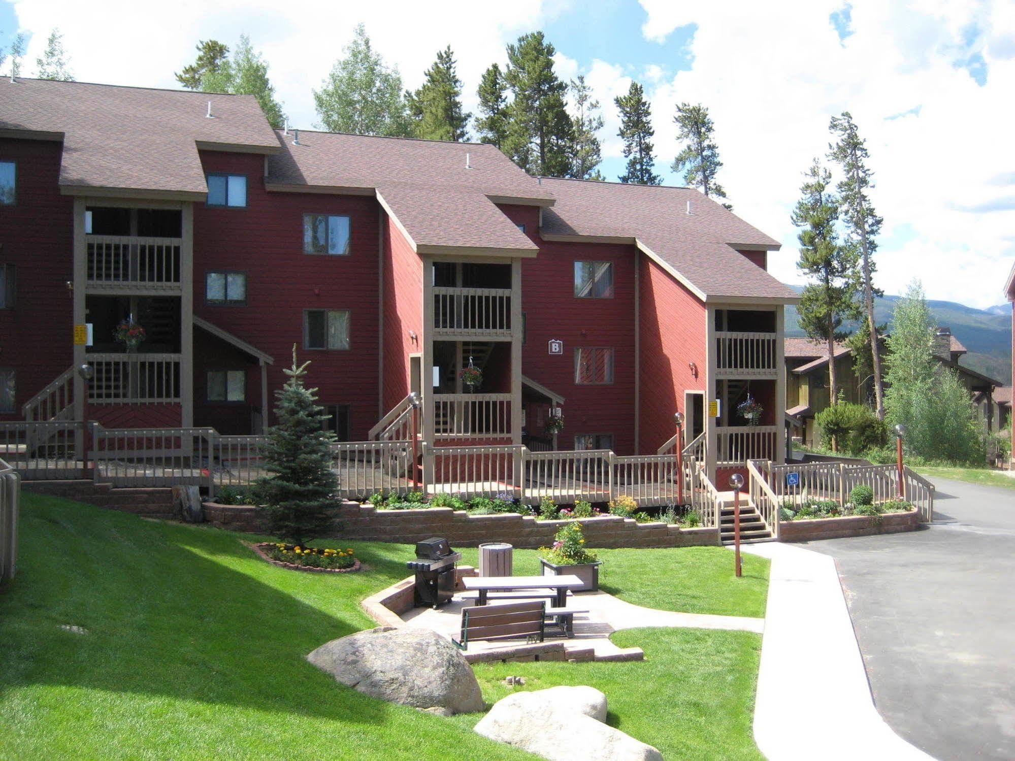 Indian Peaks Hotel