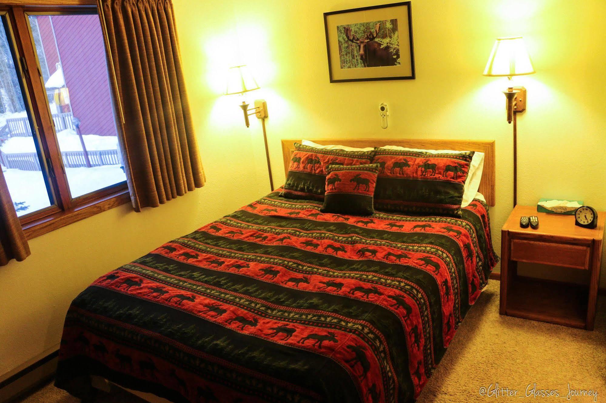 Indian Peaks Hotel 3*