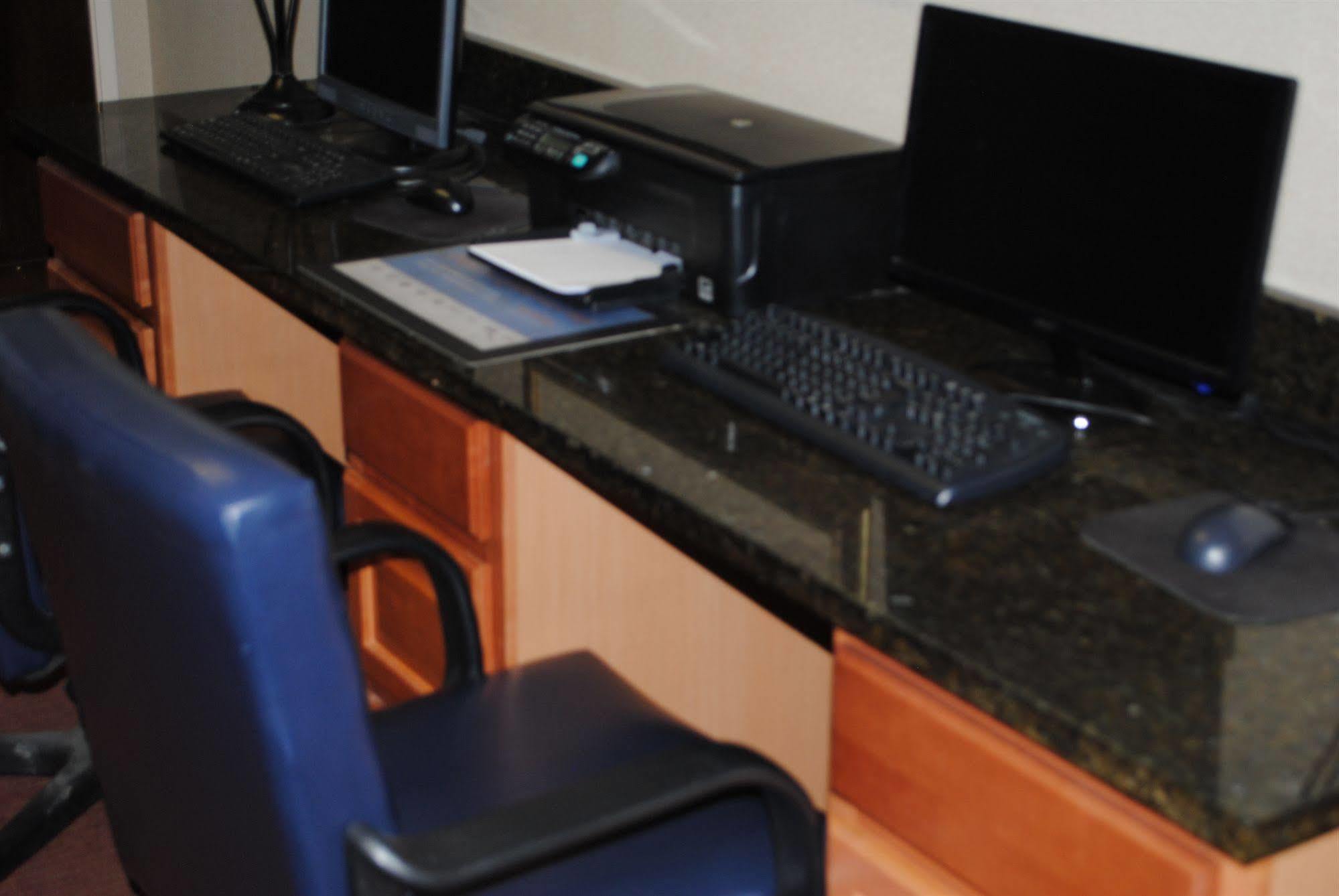 Hotel Spark By Hilton International Airport DEN