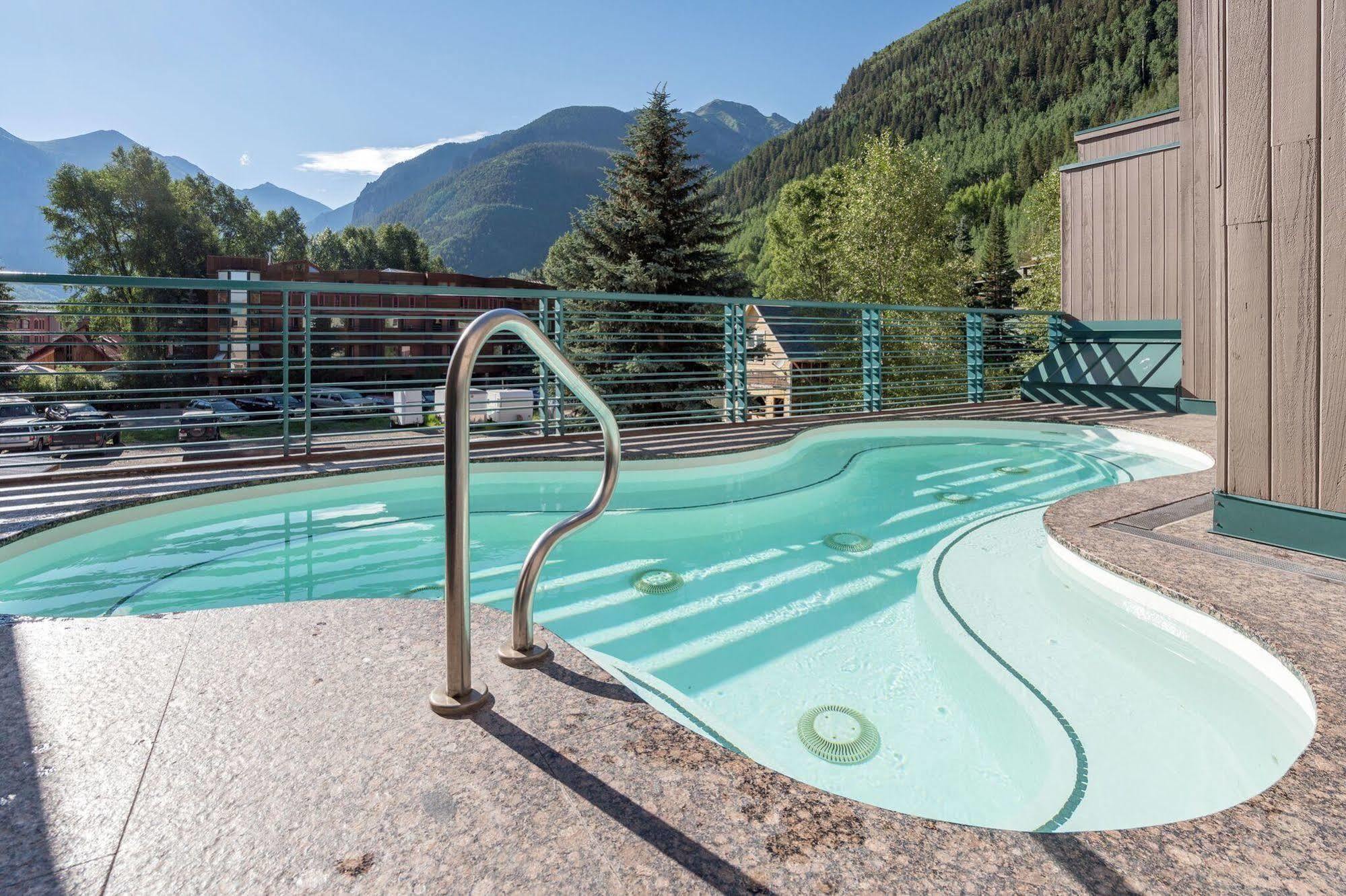 Camel's Garden 3*
