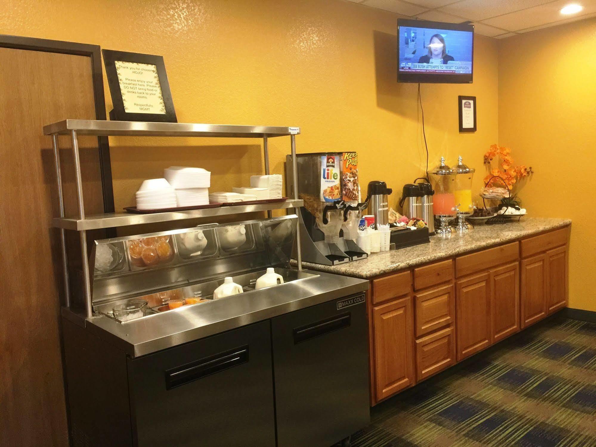 Howard Johnson By Wyndham Denver West