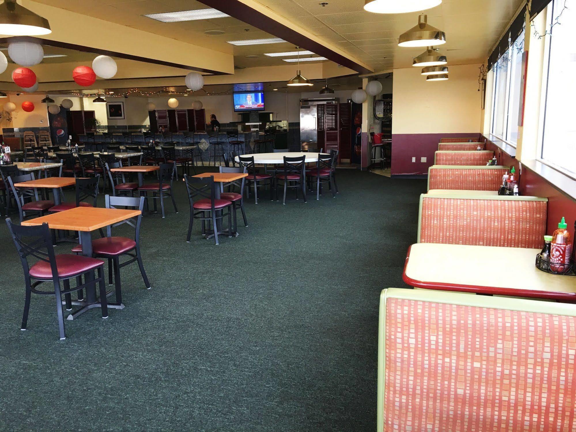 Howard Johnson By Wyndham Denver West