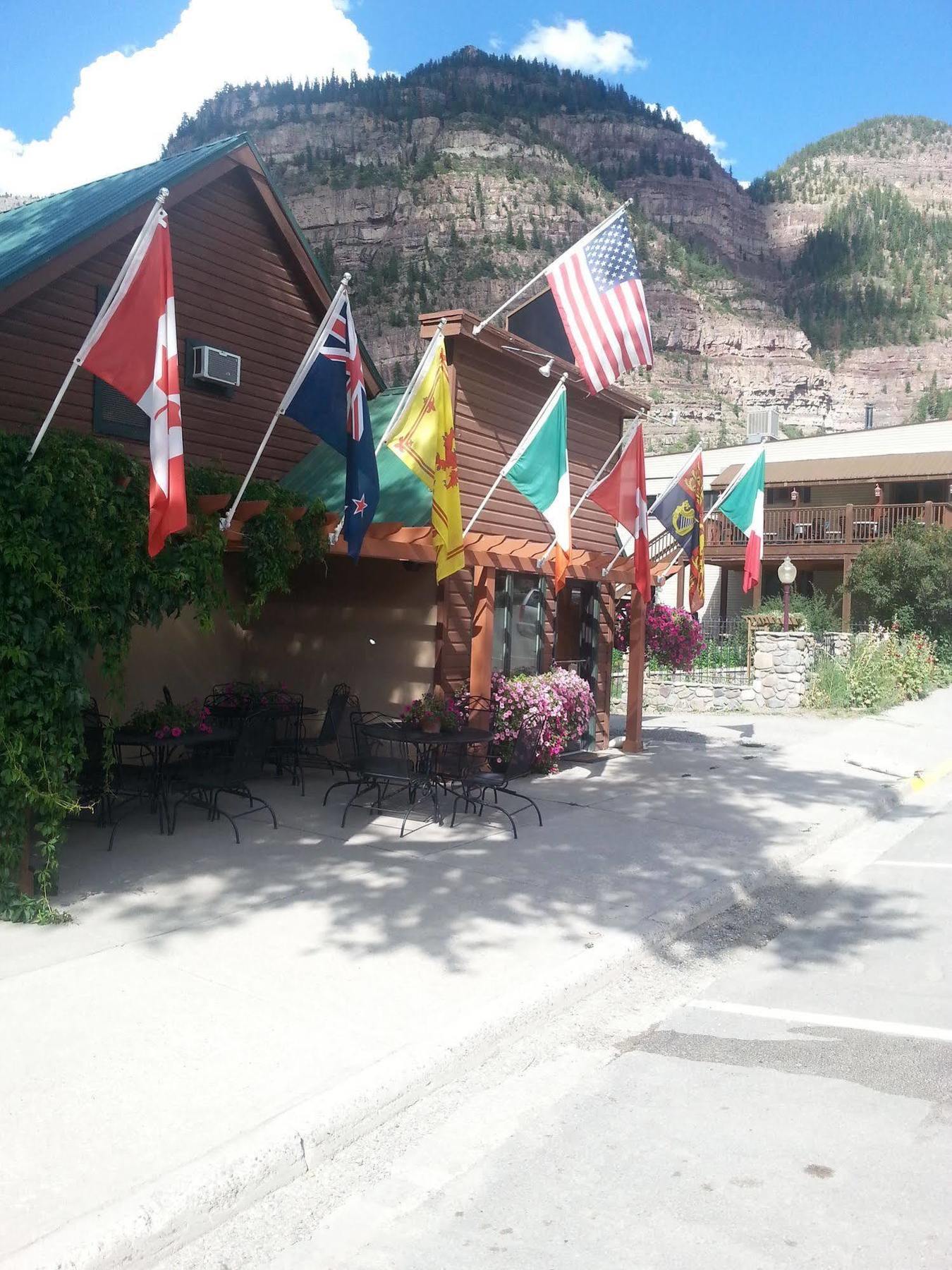 Rivers Edge & Motel