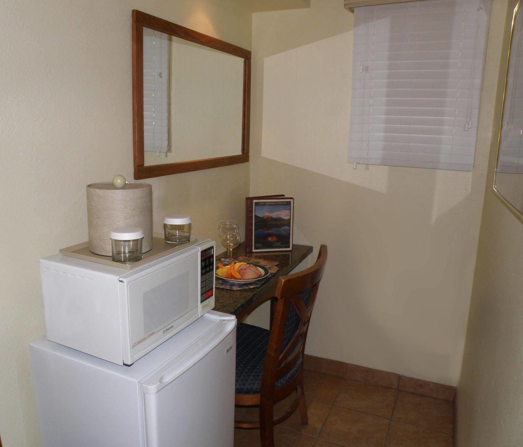 Motel Rivers Edge &