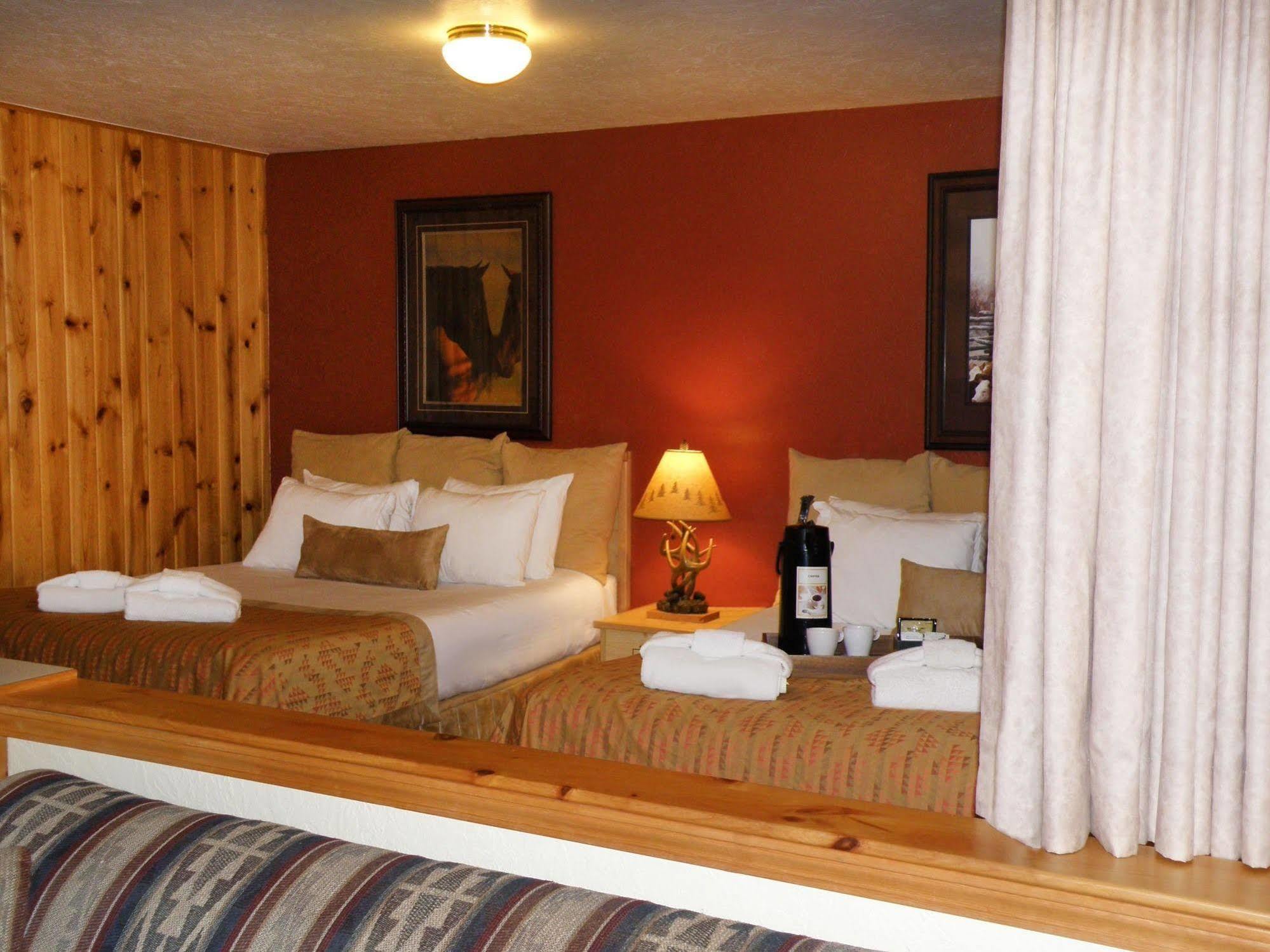 Rivers Edge & 3*