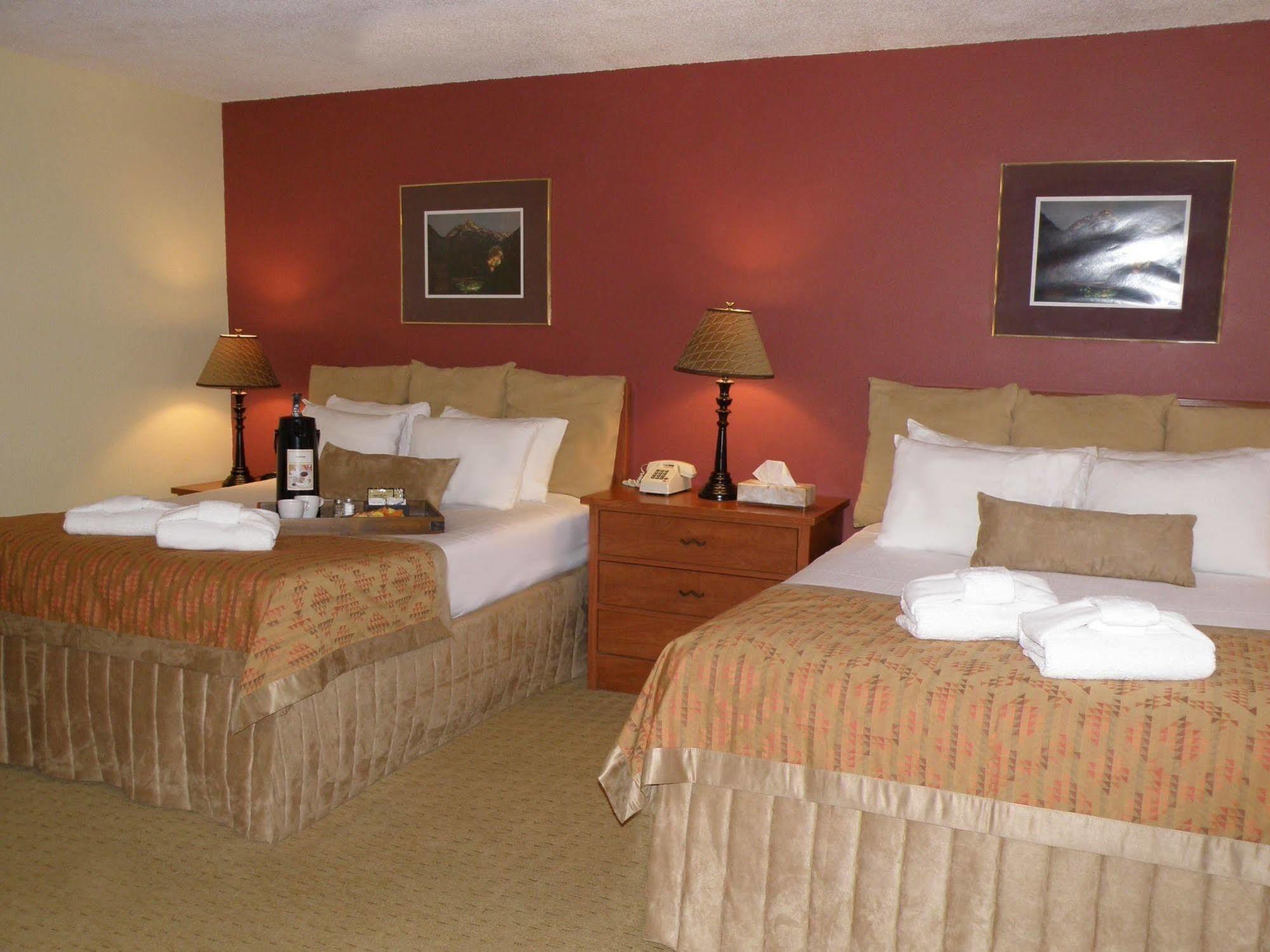 Rivers Edge & 3*