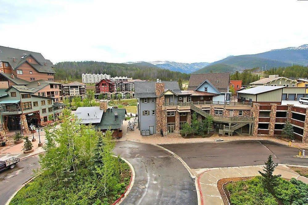 Zephyr Mountain Lodge *