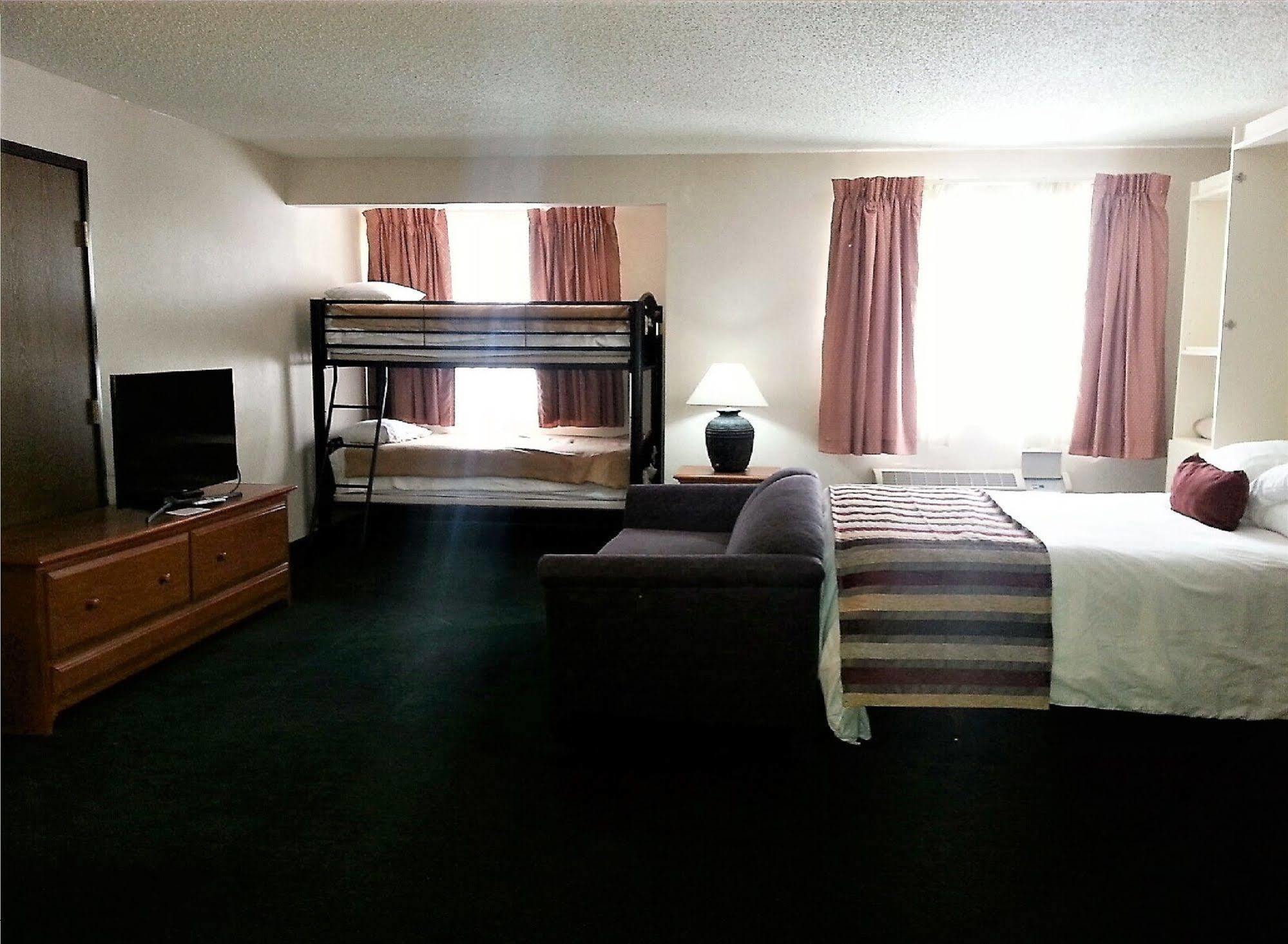 3 Peaks Hotel