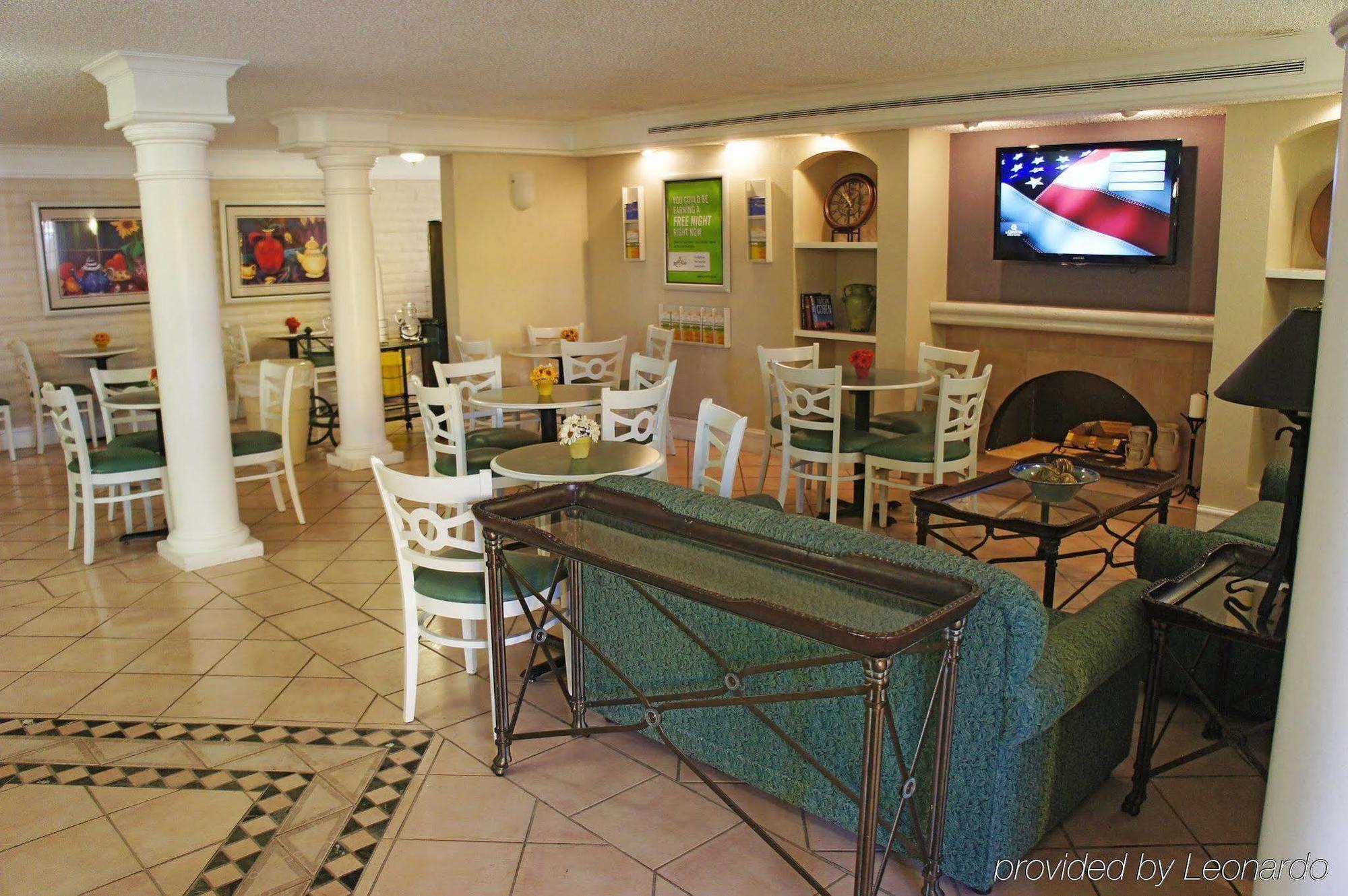 Hotel La Quinta By Wyndham Denver 3*