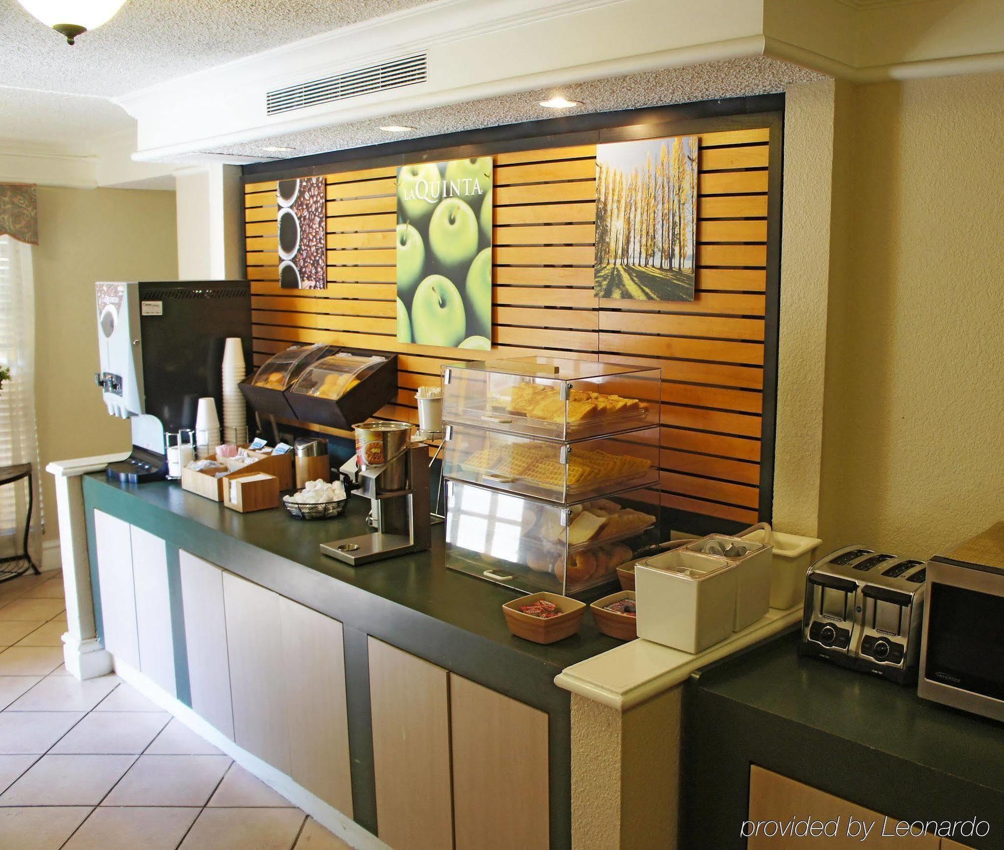 La Quinta By Wyndham Denver Hotel