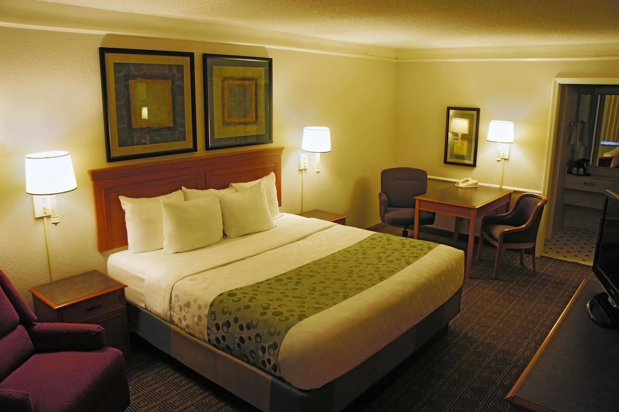 Hotel La Quinta By Wyndham Denver 3*