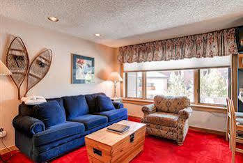 Apartment Crmr Slopeside Location *