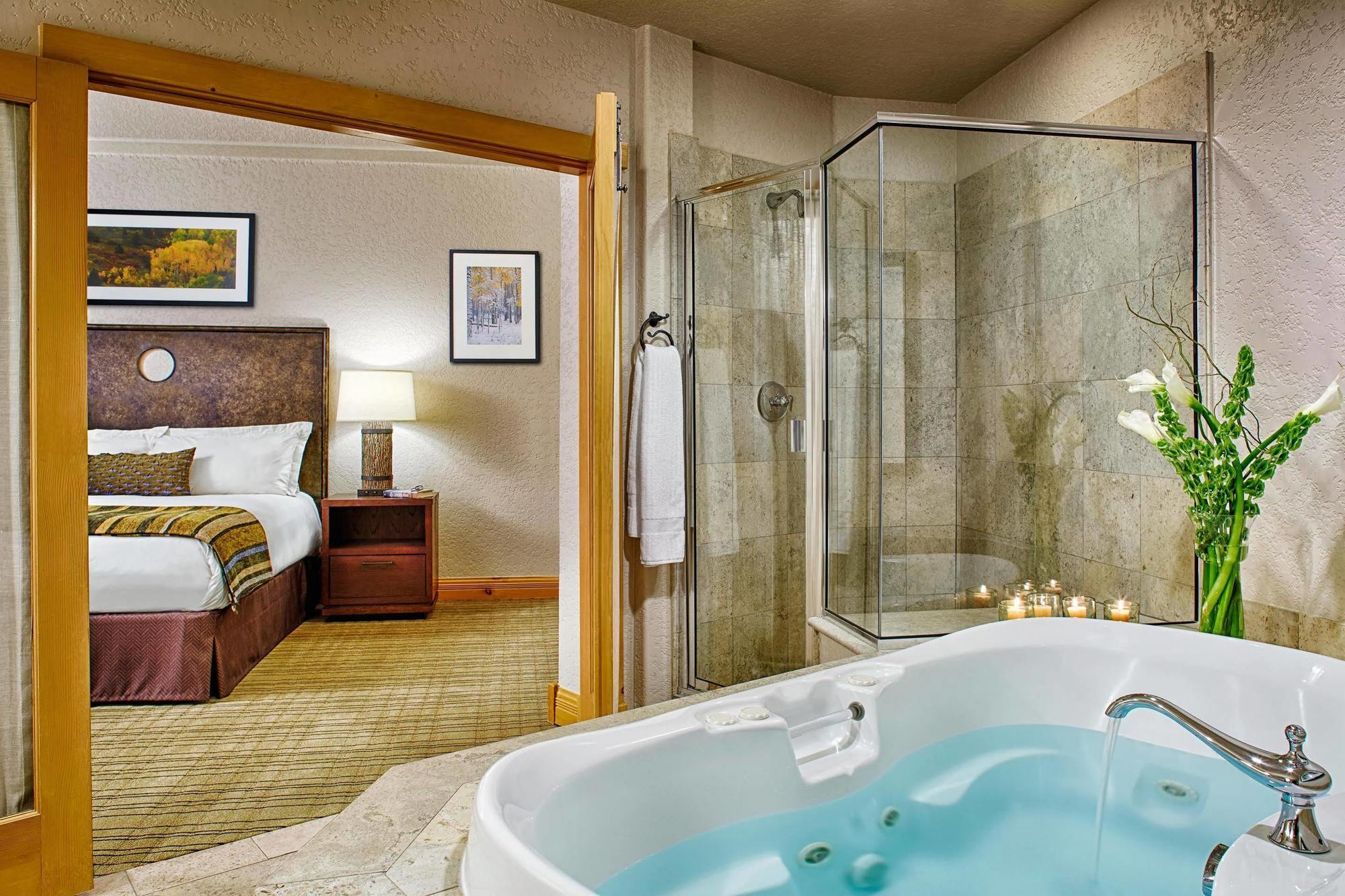 Fairmont Heritage Place, Franz Klammer *