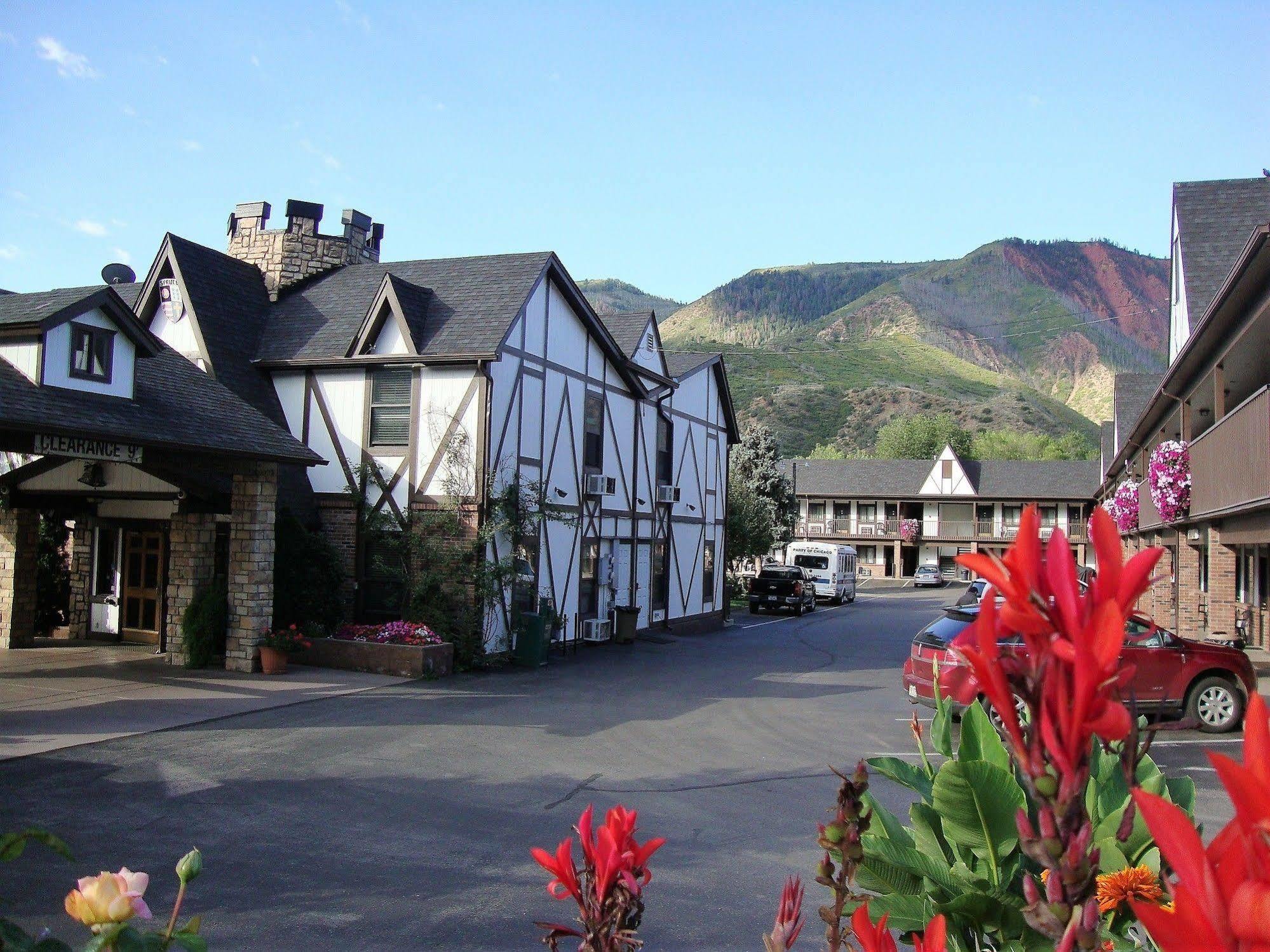 Silver Spruce Motel