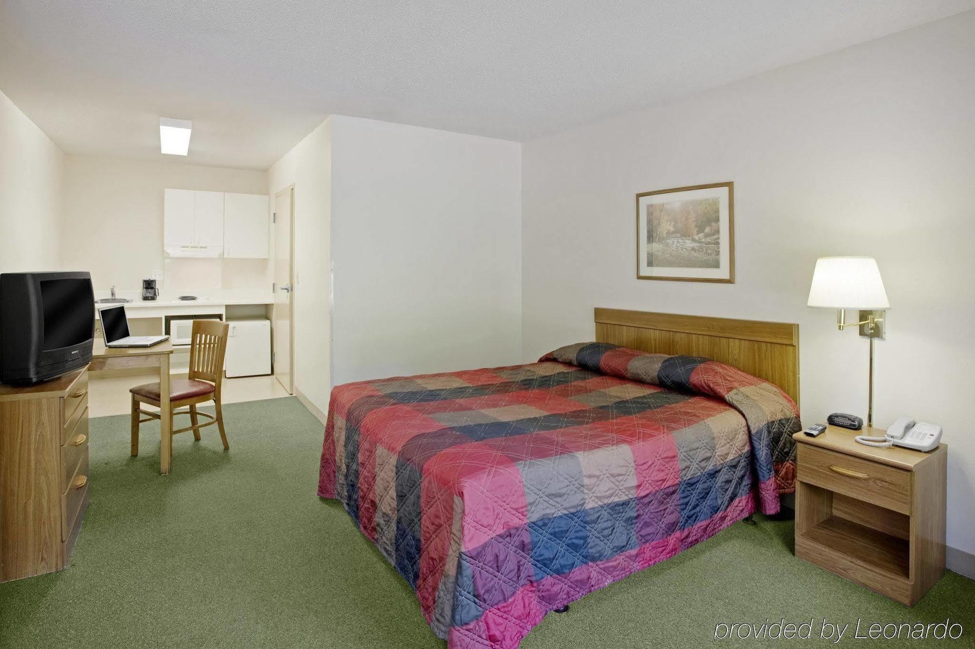 Motel Hometowne By Red Roof Denver - Thornton