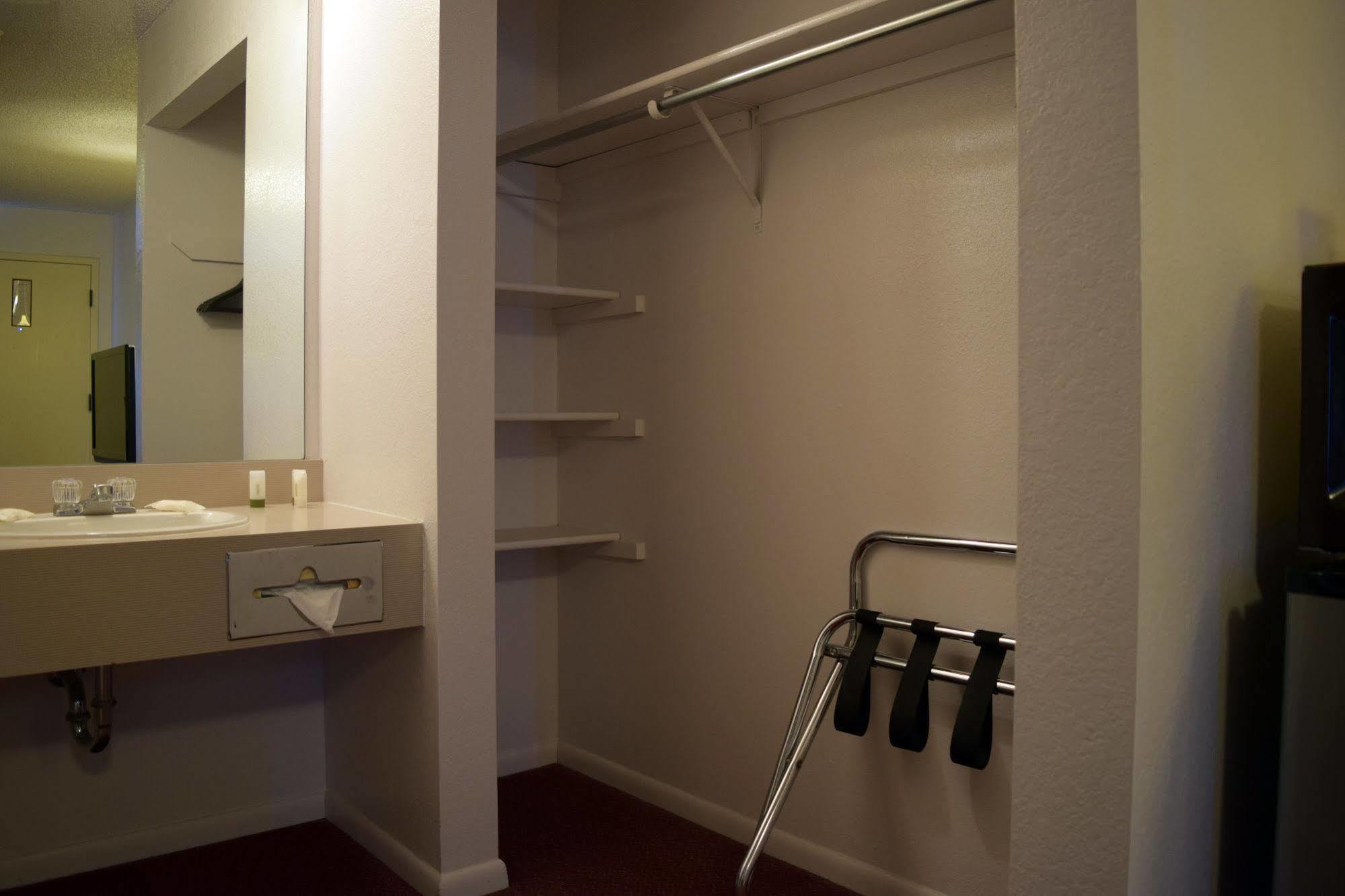 Littletree Motel 3*