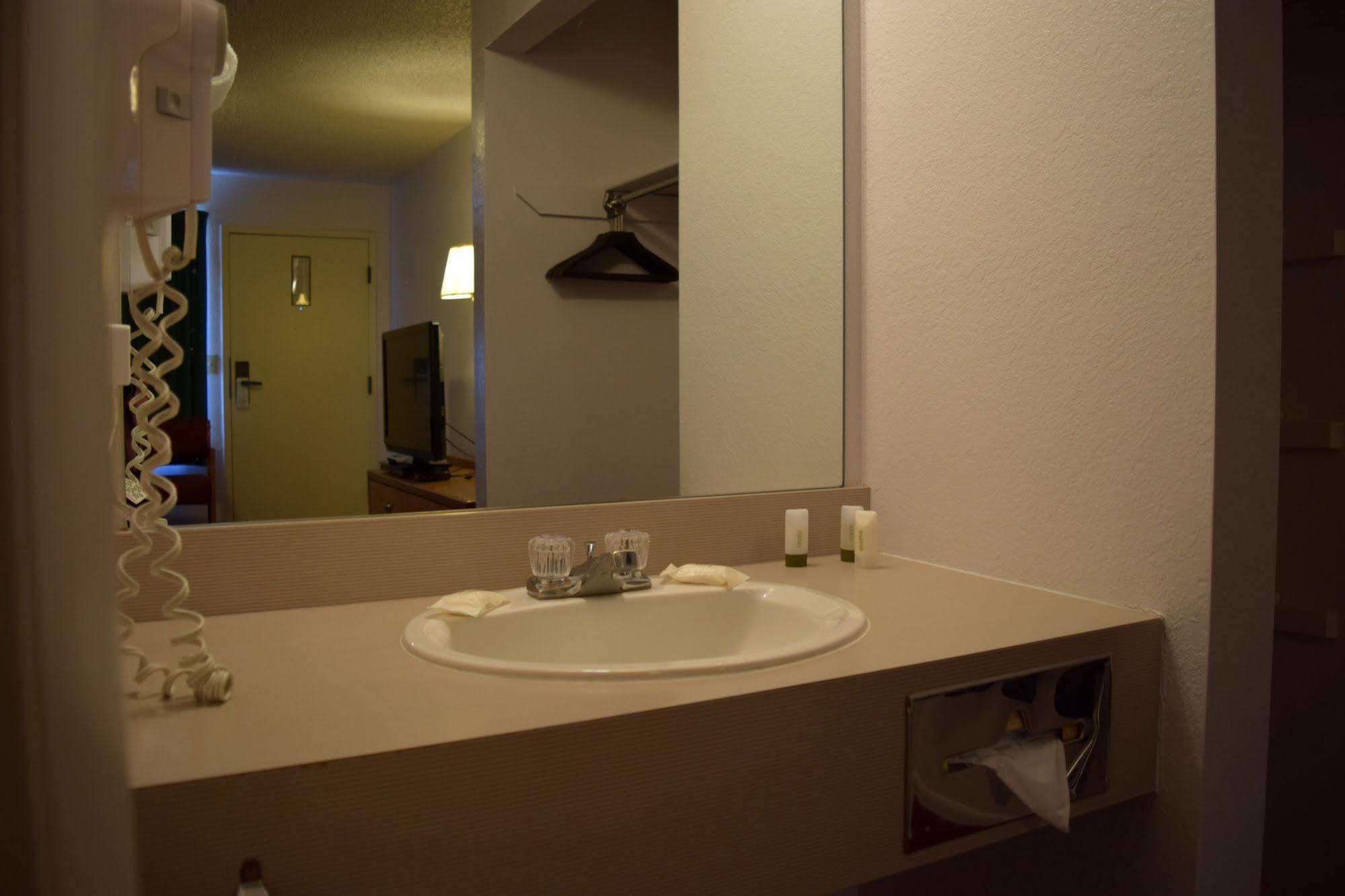 Littletree Motel 3*